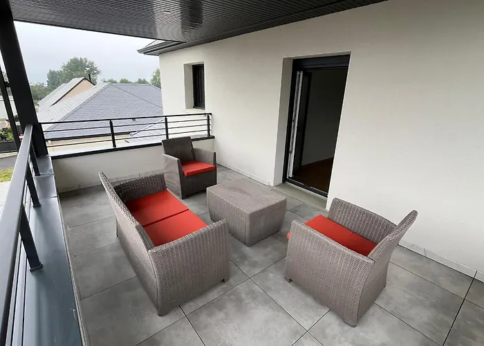 Dom wakacyjny Lom, 800 M De La *