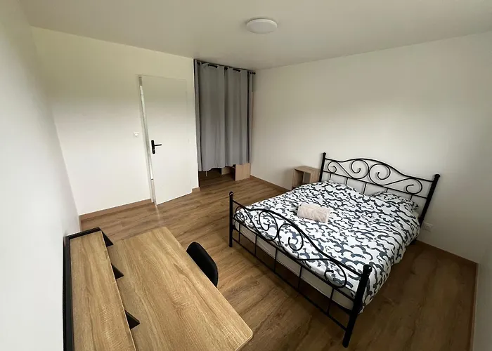 Lom, 800 M De La Dom wakacyjny