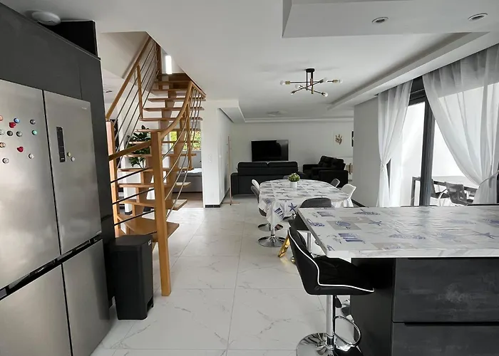 Lom, 800 M De La Dom wakacyjny Asnelles