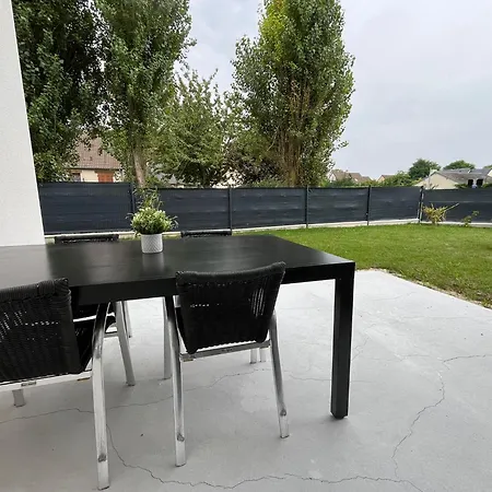 度假居 Lom, 800 M De La