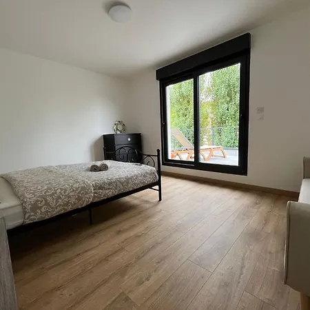 度假居 Lom, 800 M De La 阿内勒