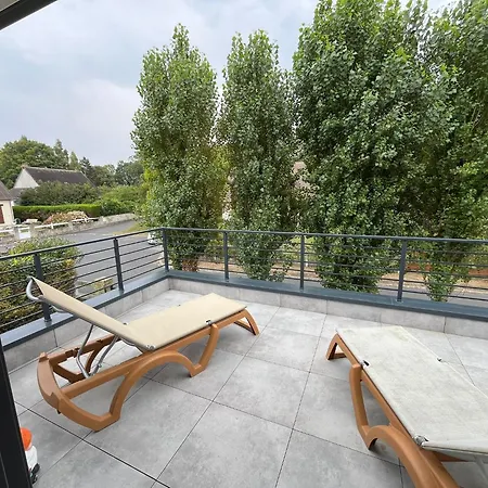 Lom, 800 M De La 度假居 阿内勒