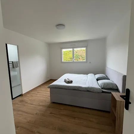 度假居 Lom, 800 M De La 阿内勒