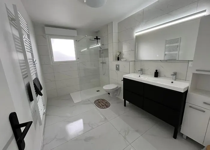 度假居 Lom, 800 M De La *