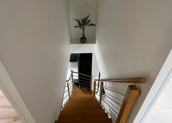 Lom, 800 M De La * 阿内勒