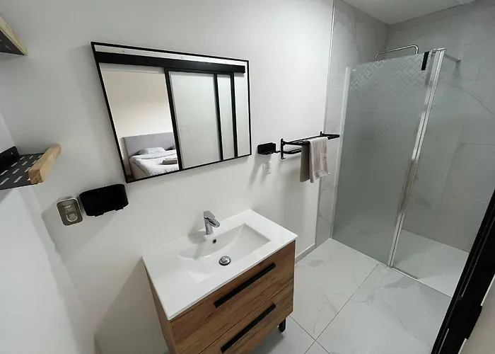 度假居 Lom, 800 M De La 阿内勒